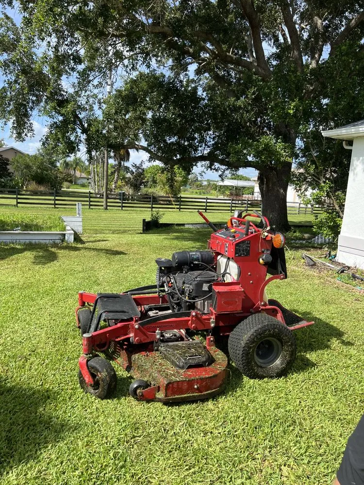 Top-rated yard cleanup service experts serving North Fort Myers, FL - Cape Coral Lawn Care