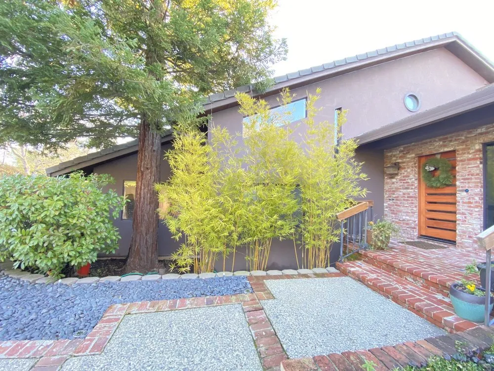 Affordable garden landscaping for year-round maintenance in Roseville, CA by Capital Landscape