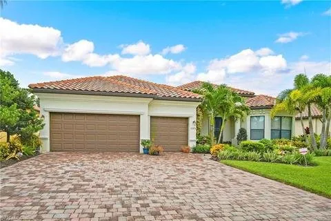 Custom outdoor landscaping for homes across Davenport, FL - Capital Landscapes