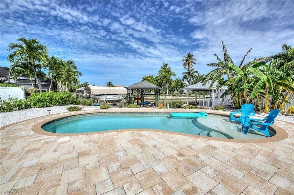 Trusted lawn care service for residential properties in Davenport, FL by Capital Landscapes