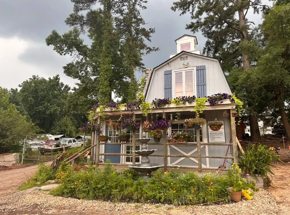 Local lawn mowing service experts serving Raleigh, NC - Capital Mulch Company