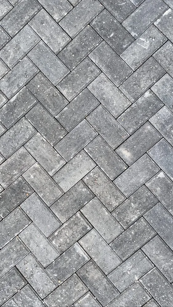 Expert lawn mowing service in Kankakee, IL by Caprae Outdoors