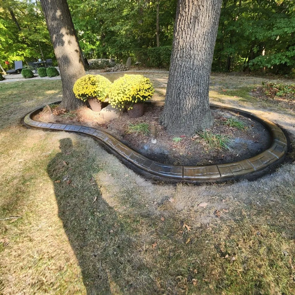 Top-rated residential landscaping in Freeport, IL by Captain Curbing