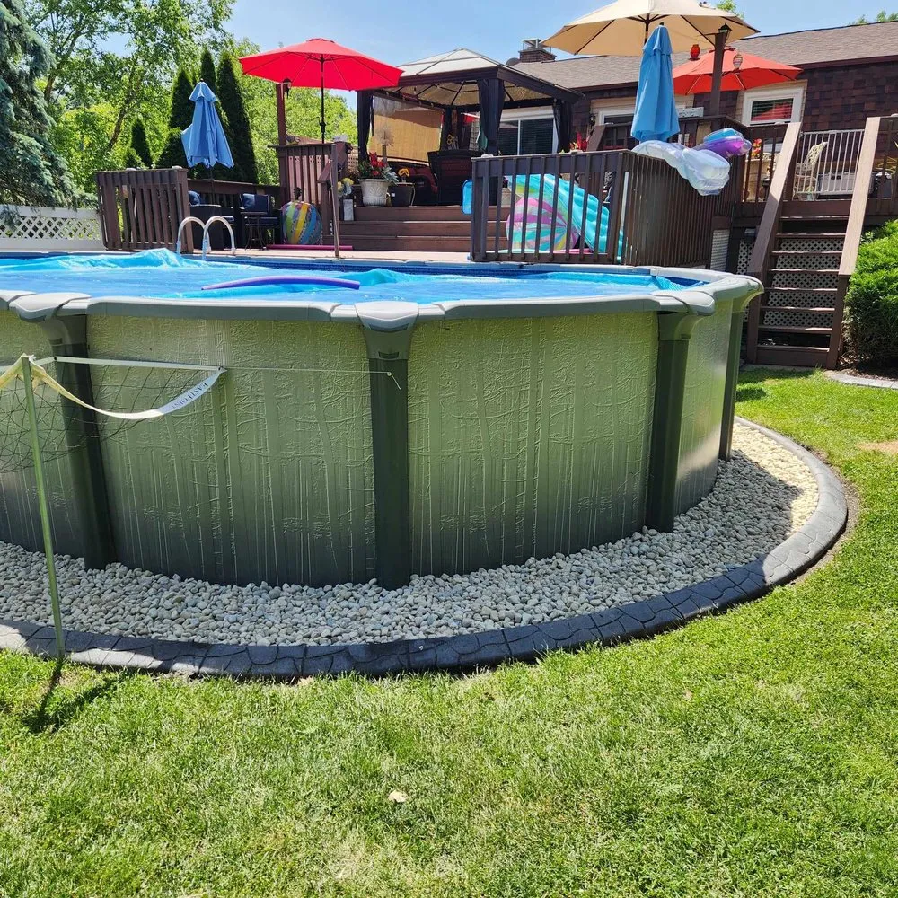 Top-rated lawn mowing service in Freeport, IL - Captain Curbing