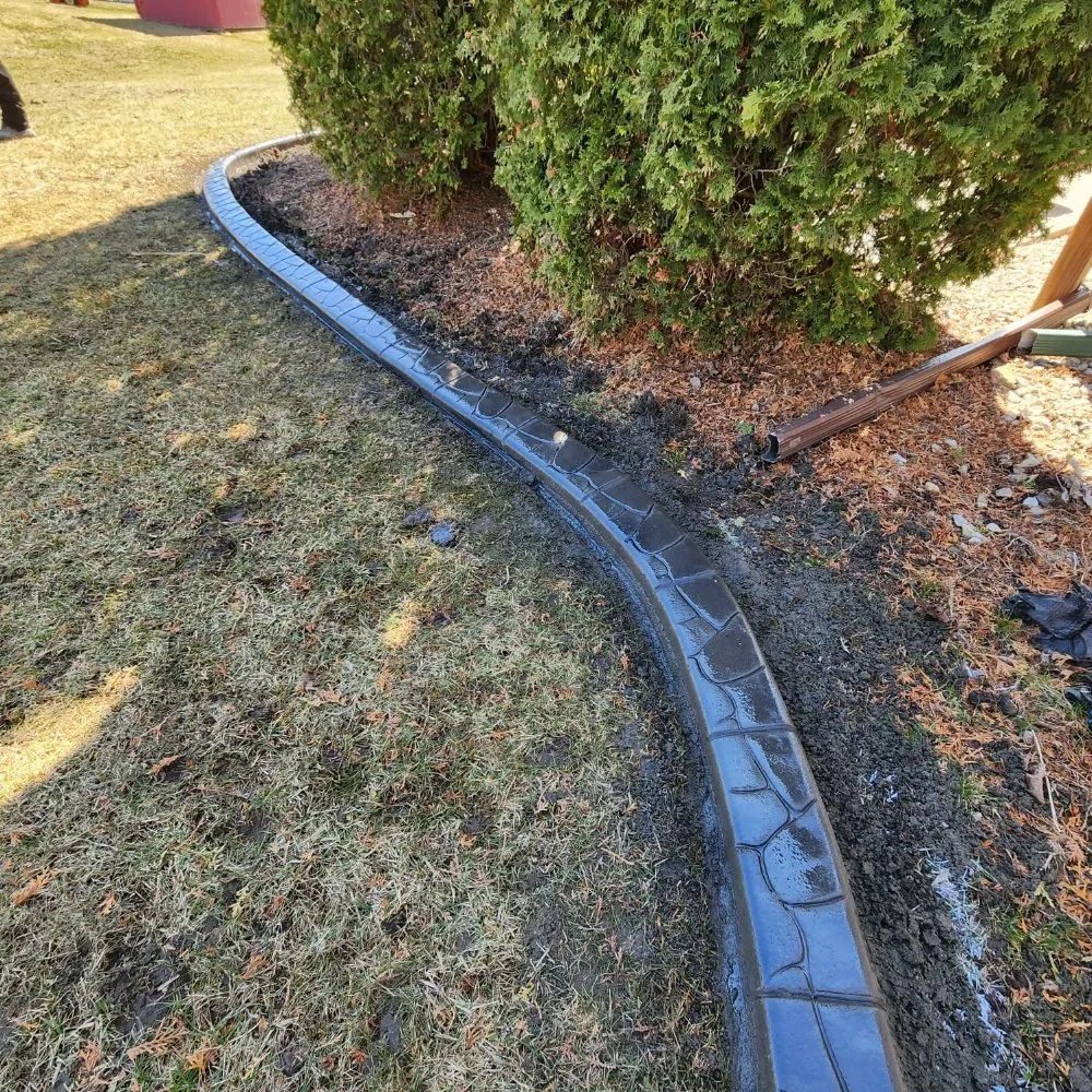 Reliable lawn mowing service in Freeport, IL - Captain Curbing