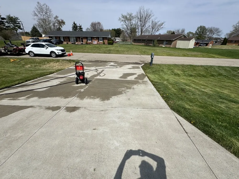 Reliable lawn mowing service for year-round maintenance in Franklin, OH by CAR & GAR Lawn Services