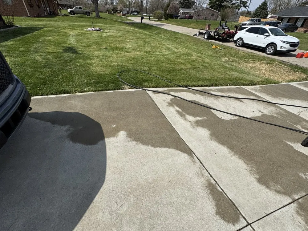 Affordable landscaping services experts serving Franklin, OH - CAR & GAR Lawn Services