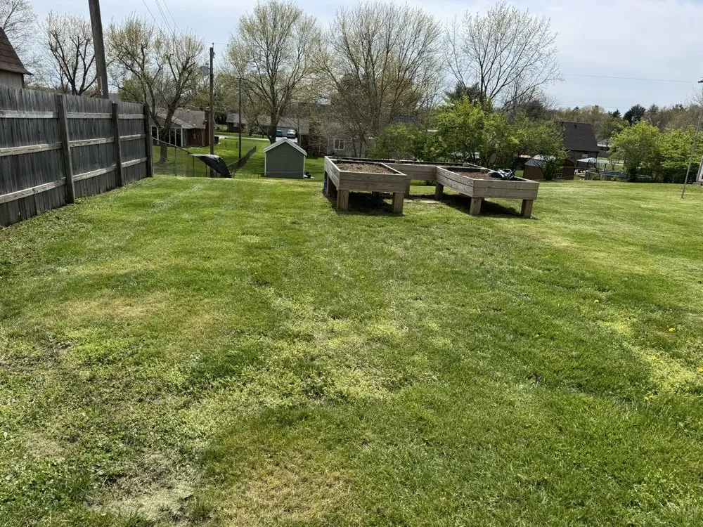 Trusted yard cleanup service in Franklin, OH - CAR & GAR Lawn Services