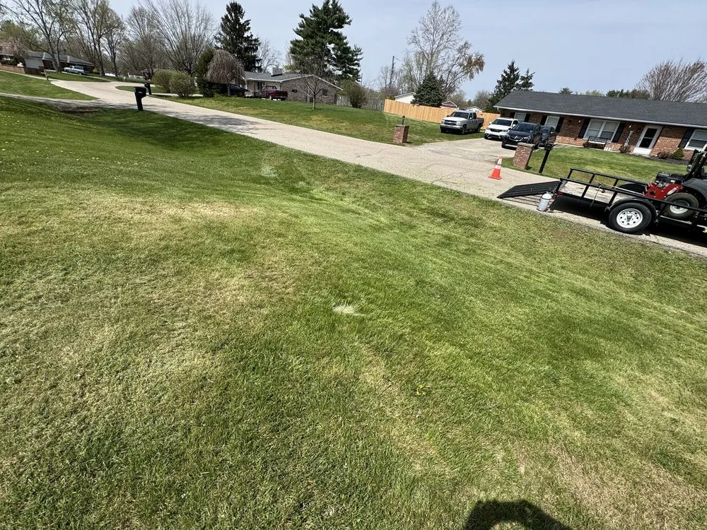 Custom lawn mowing service experts serving Franklin, OH - CAR & GAR Lawn Services