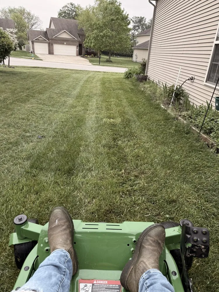 Affordable yard cleanup service for year-round maintenance in Lexington, KY by Carbajal’s Landscaping