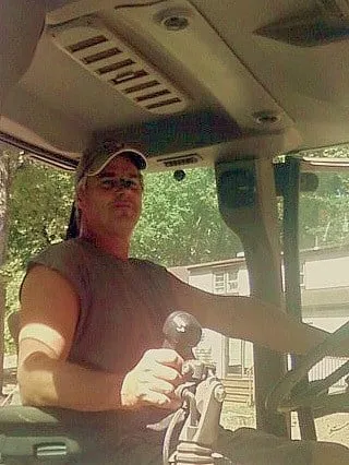 Affordable lawn mowing service experts serving Chalfont, PA - Cardamone Brothers