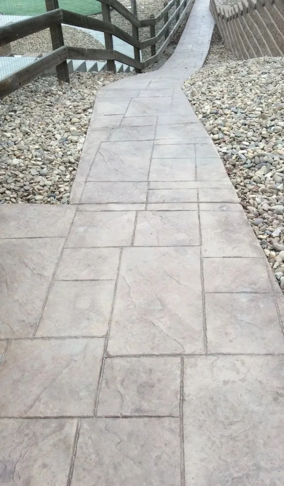 Professional garden landscaping in Bennett, CO by Cardenas Concrete & Landscaping Works