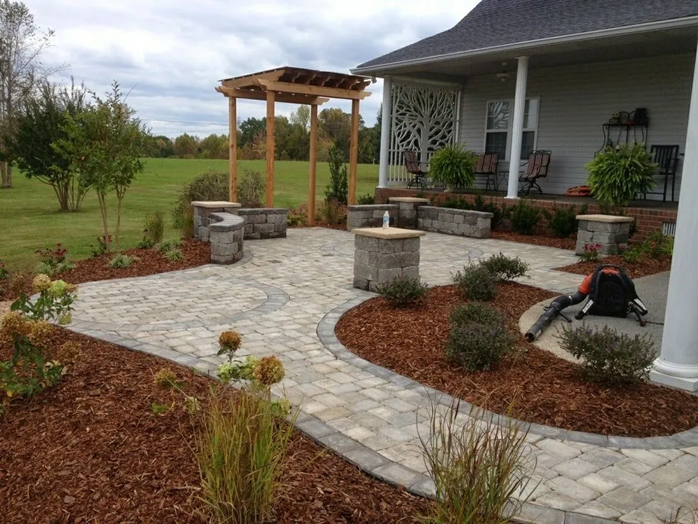 Top-rated garden landscaping in Nashville, TN by Cardenas Hard Landscaping Services