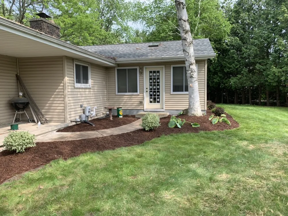 Expert outdoor landscaping experts serving Oconomowoc, WI - Cardinal Landscaping
