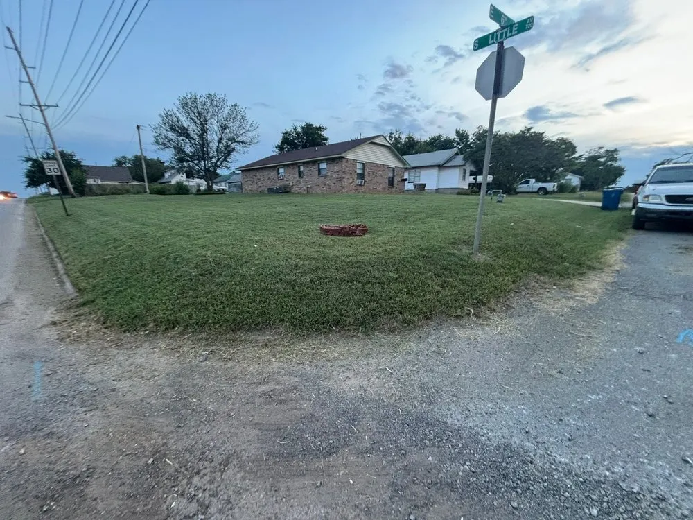 Affordable lawn care service experts serving Cushing, OK - Cardinal Outdoor Services