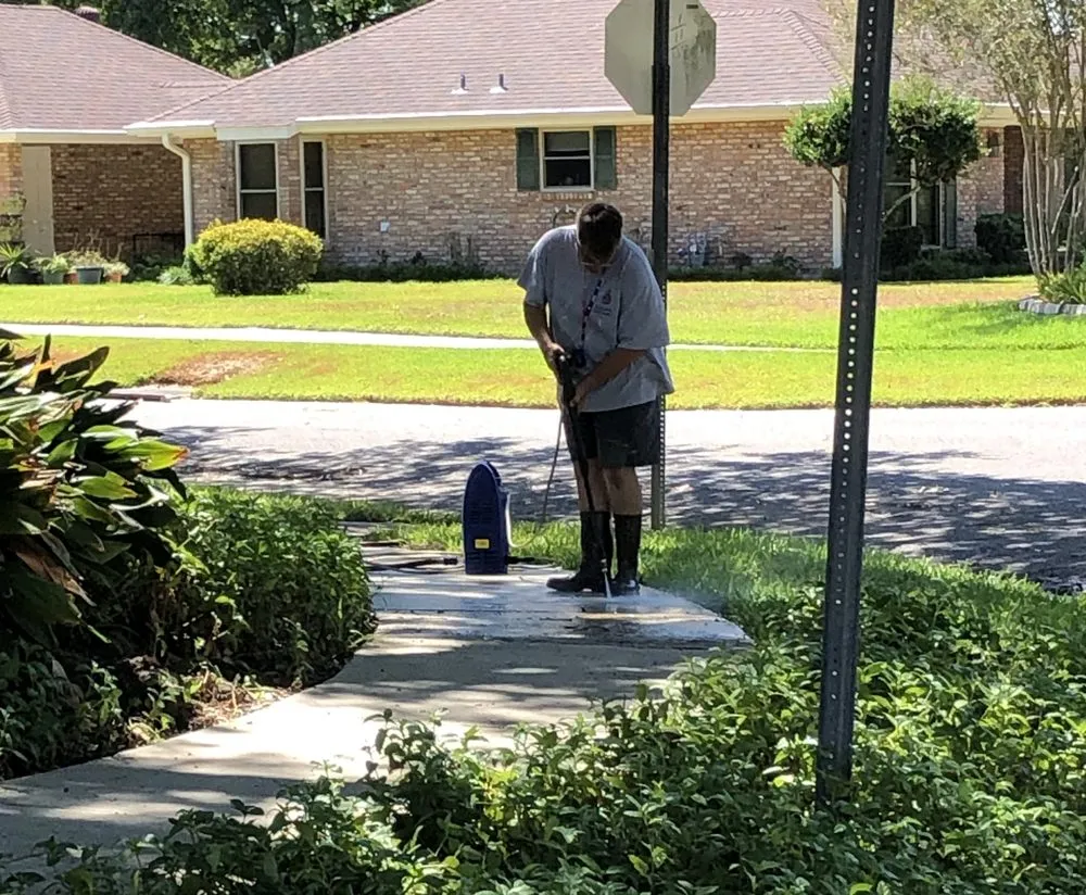 Top-rated outdoor landscaping in Lafayette, LA - Cardinal Property Consultants