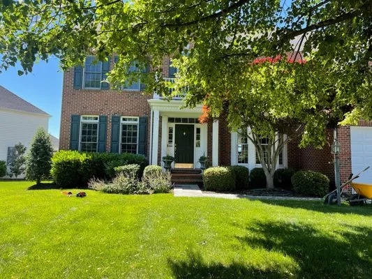 Cardinal Ridge Landscape Logo