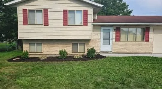 Expert lawn mowing service in New Franklin, OH by Cardinal Yard Artisans