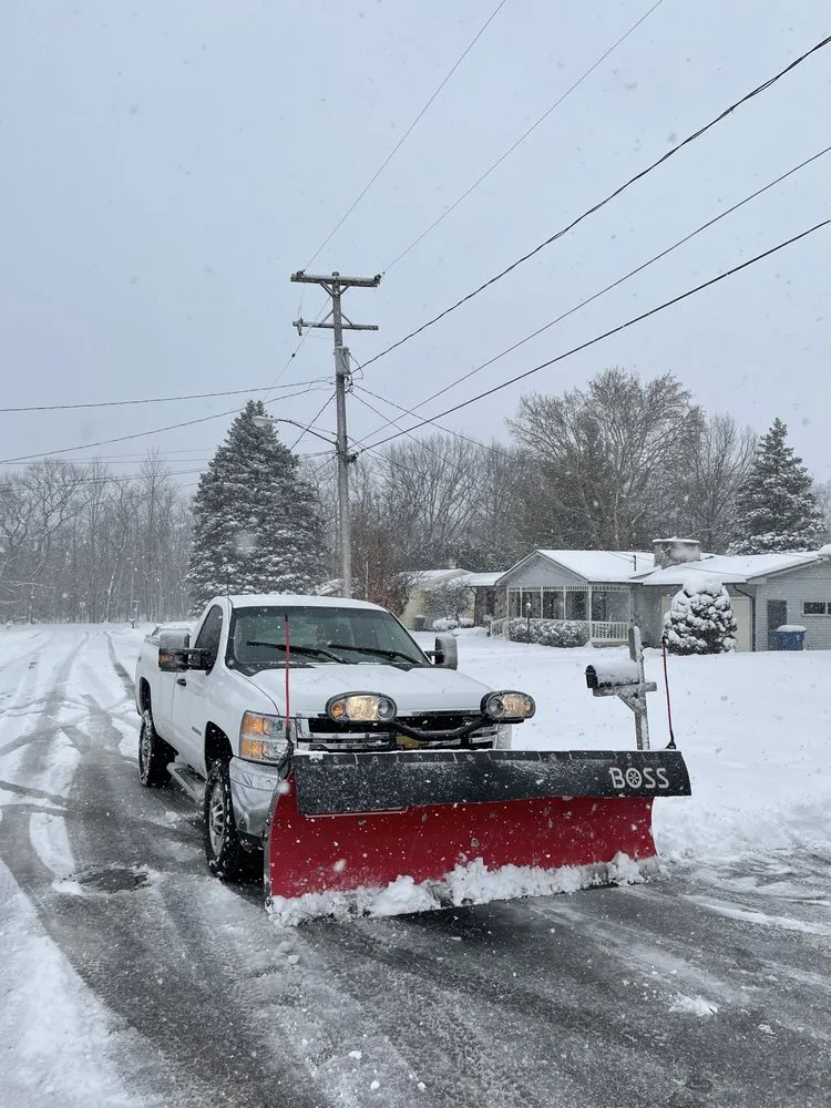 Expert yard maintenance in Grand Rapids, MI by Cardoza Lawn Care