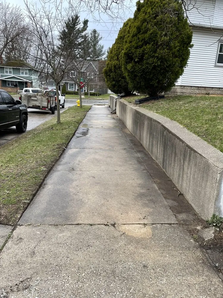 Top-rated outdoor landscaping with custom design in Grand Rapids, MI by Cardoza Lawn Care