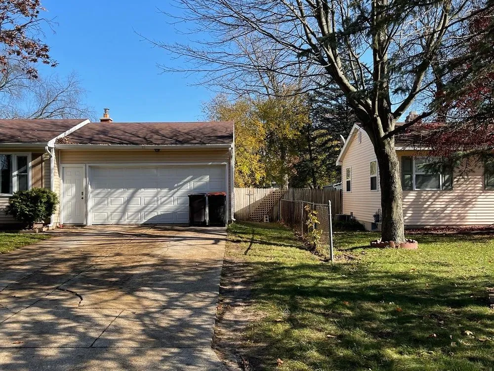 Reliable lawn care service experts serving Grand Rapids, MI - Cardoza Lawn Care