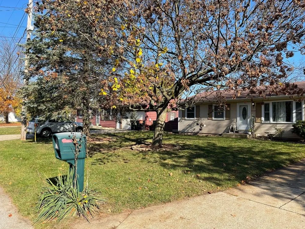 Custom yard maintenance in Grand Rapids, MI by Cardoza Lawn Care