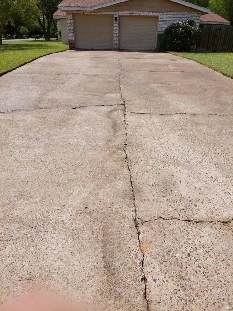 Top-rated landscaping services experts serving Brownsville, TX - care plus pressure washing and landscaping