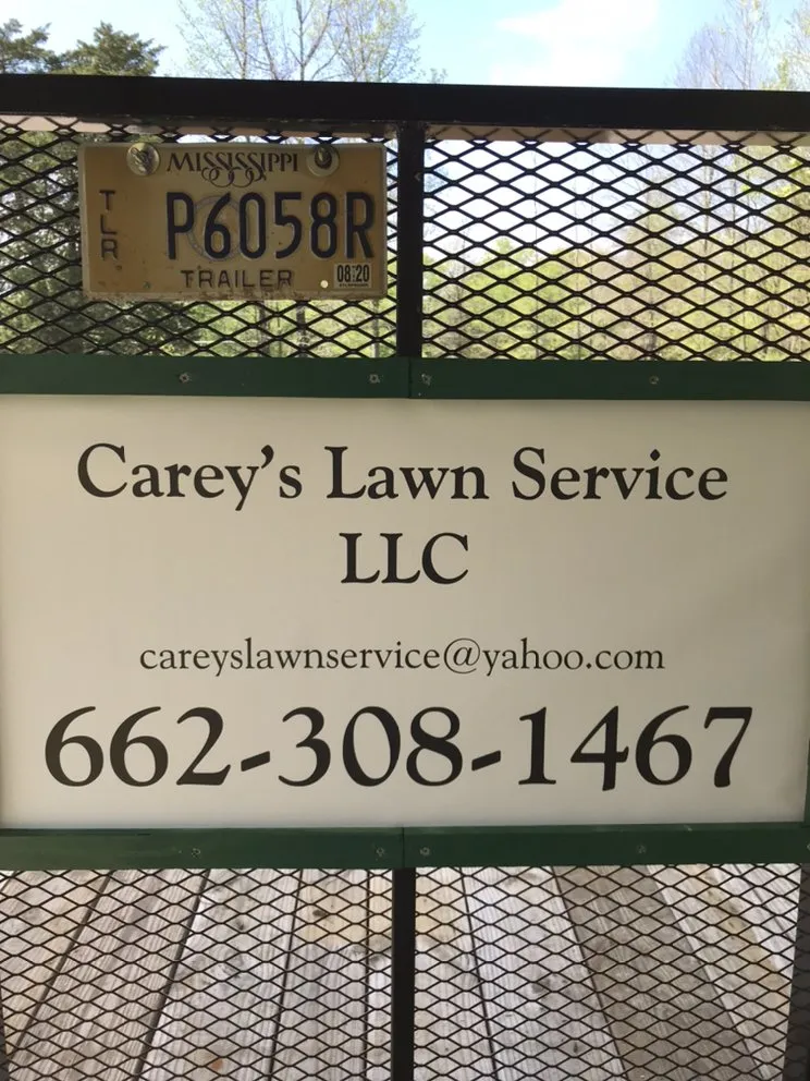 Top-rated yard cleanup service with custom design in Tupelo, MS by Carey’s Lawn Service