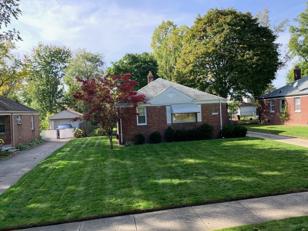 Custom residential landscaping in Detroit, MI by Carlisle Family Landscaping