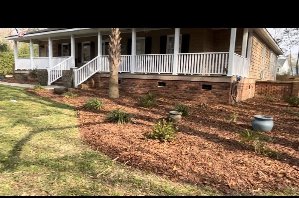 Custom yard maintenance in Charleston, SC - Carlos Carranza Landscaping Services