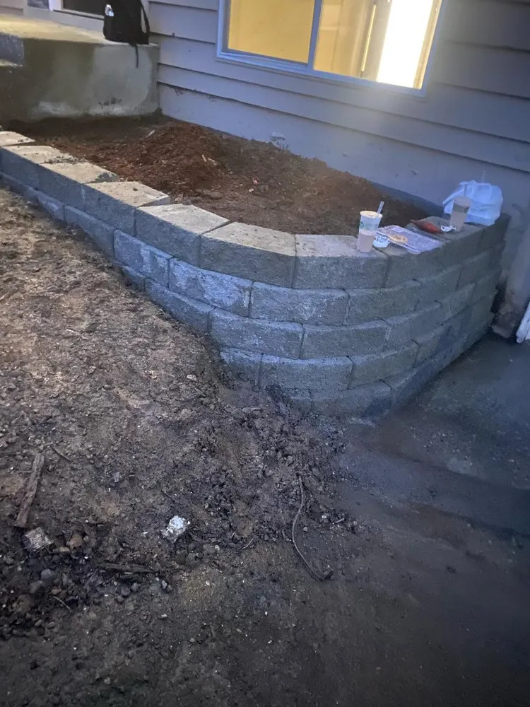 Affordable yard maintenance experts serving Bremerton, WA - Carlos Landascaping