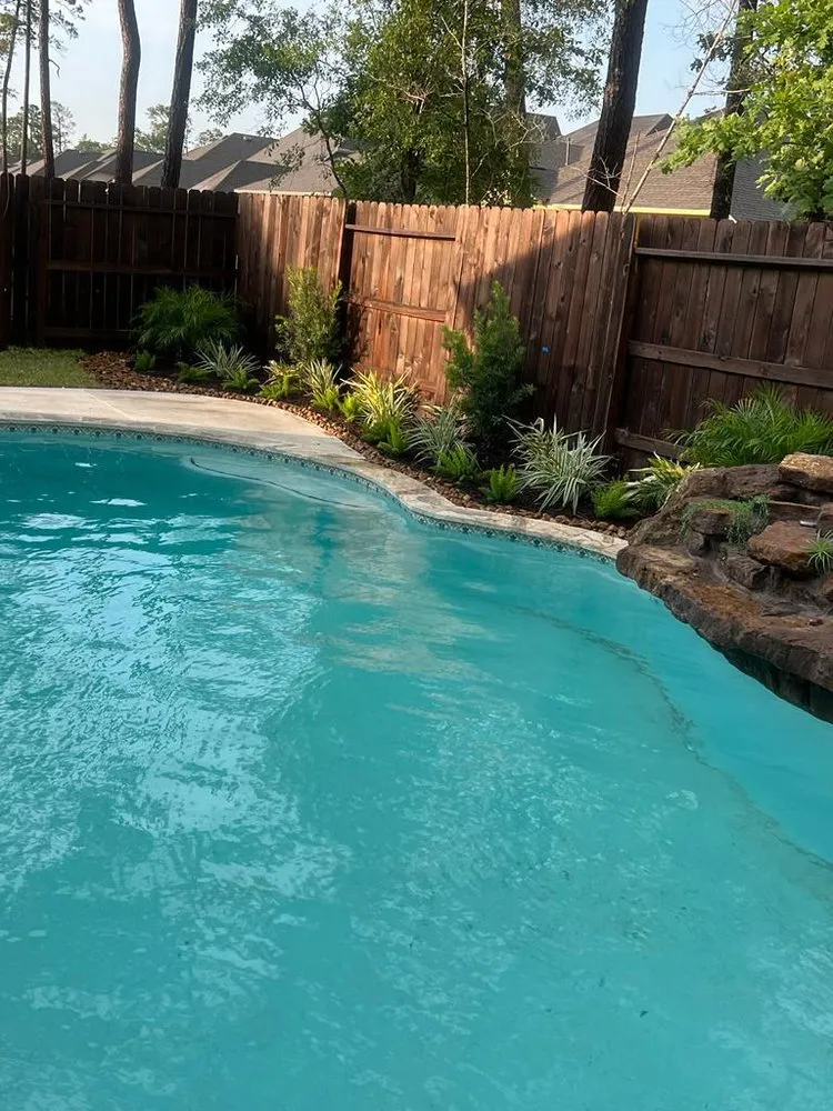 Top-rated yard cleanup service for outdoor upgrades in Houston, TX by Carlos landscaping