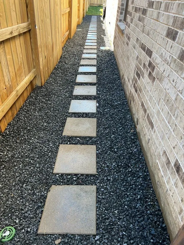 Local yard cleanup service in Houston, TX by Carlos landscaping