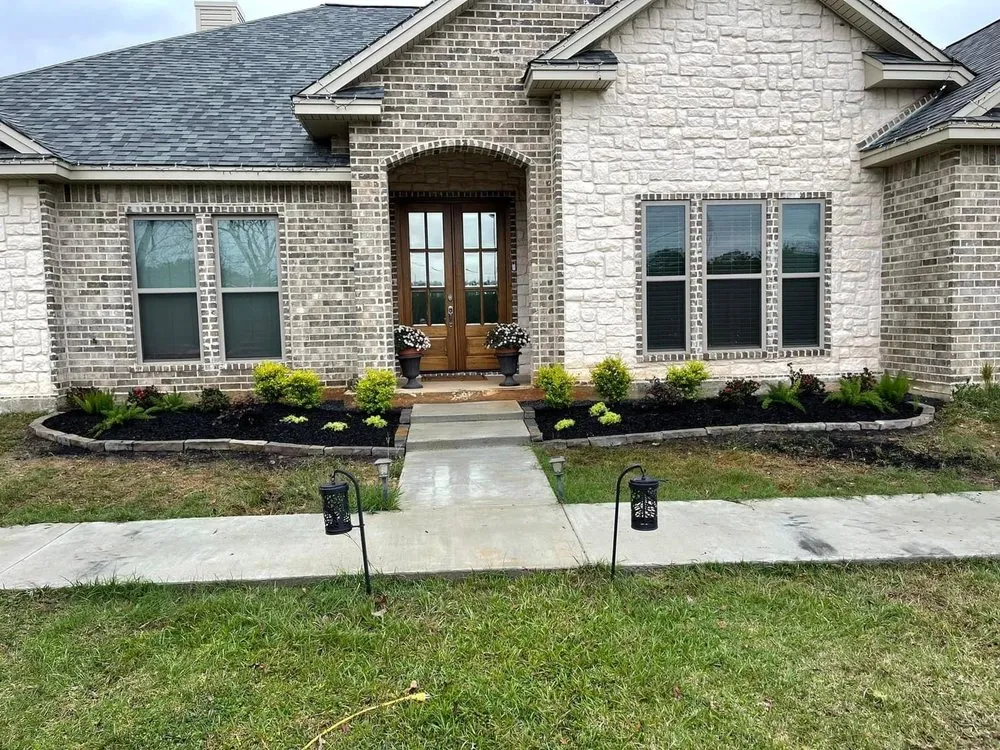 Reliable yard cleanup service experts serving Jasper, TX - Carlos Landscaping