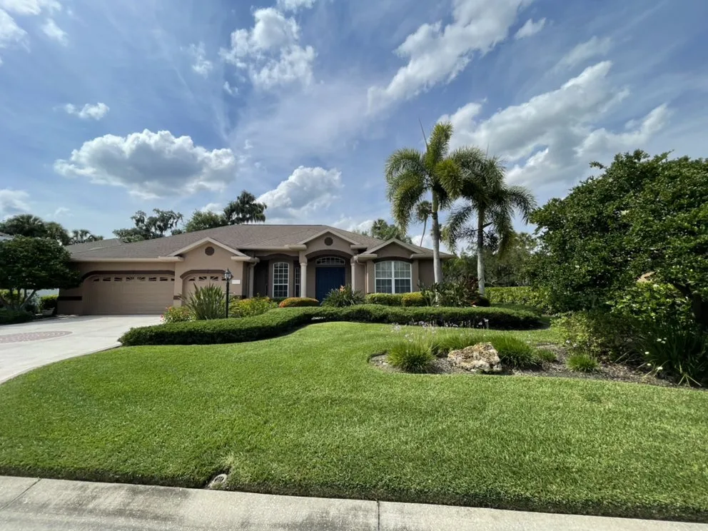 Professional landscaping services in Bradenton, FL by Carlos Reyes Lawn Service