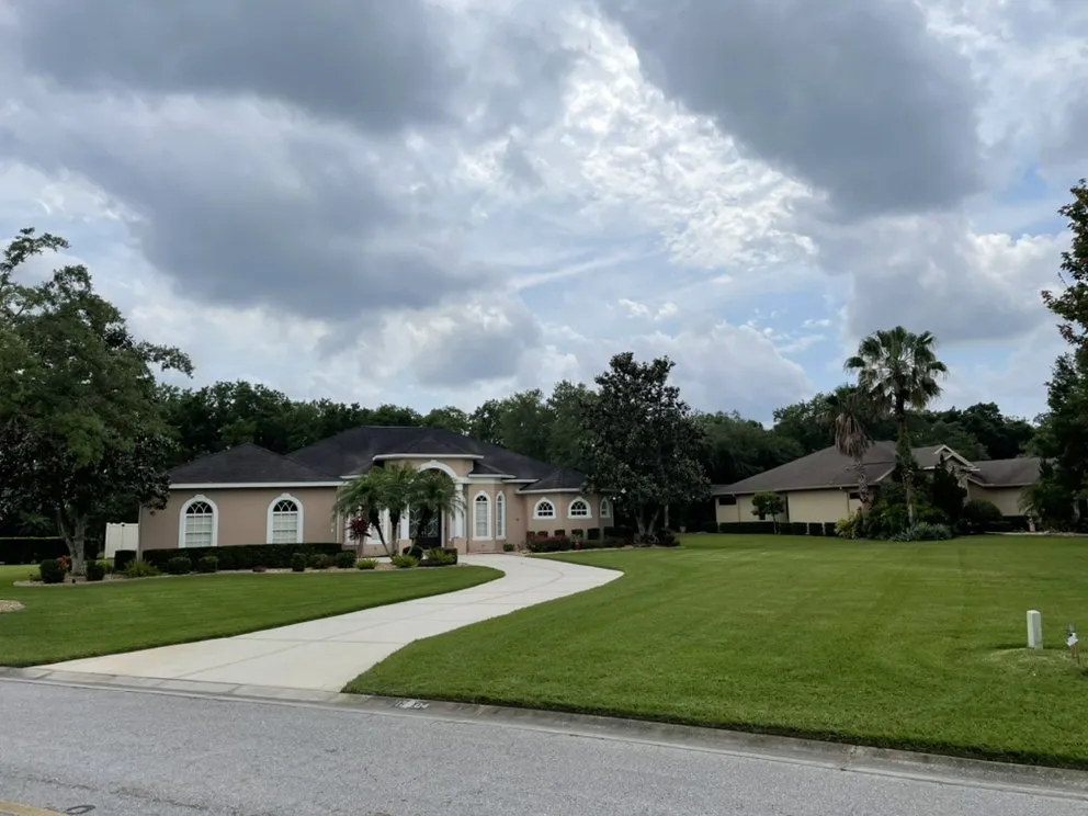 Custom residential landscaping in Bradenton, FL - Carlos Reyes Lawn Service