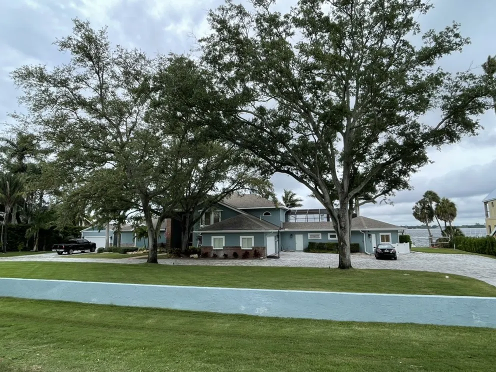 Trusted landscape design experts serving Bradenton, FL - Carlos Reyes Lawn Service