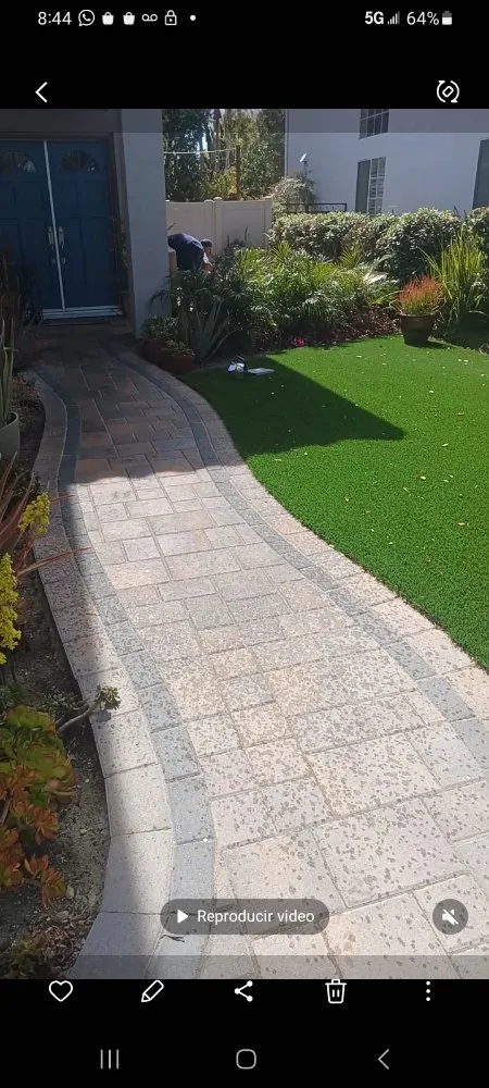 Local lawn care service in Bakersfield, CA by Carlos Yard Servíce