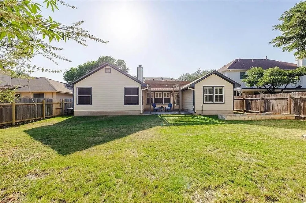 Professional outdoor landscaping in Austin, TX - Carl's Lawn Services