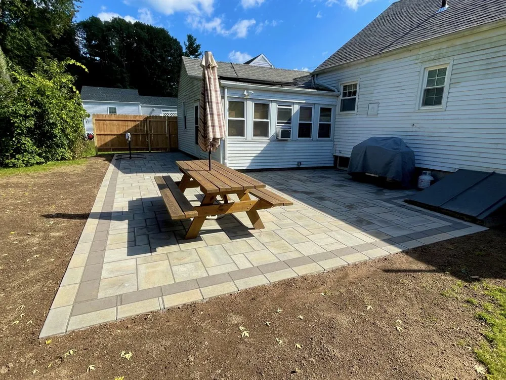 Top-rated landscaping services near you in Bolton, CT by Carlson Crafted