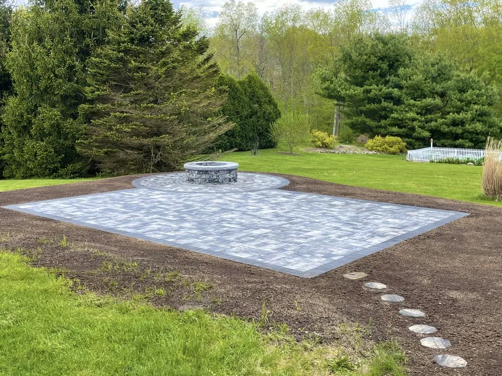 Custom garden landscaping experts serving Bolton, CT - Carlson Crafted