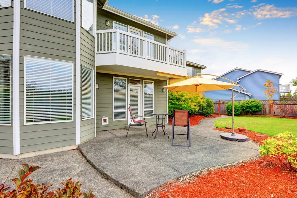 Affordable lawn mowing service experts serving Oxford, GA - Carlton Wright Concrete And Landscaping