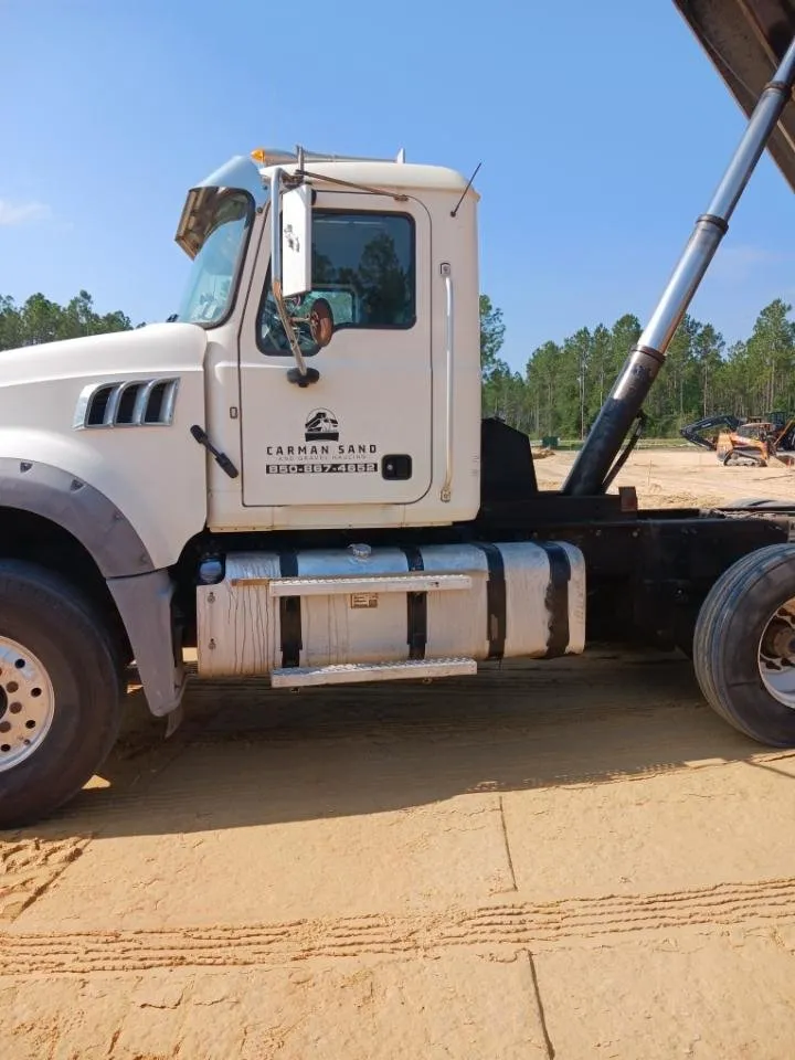 Custom residential landscaping in Southport, FL - Carman Sand and Gravel Hauling