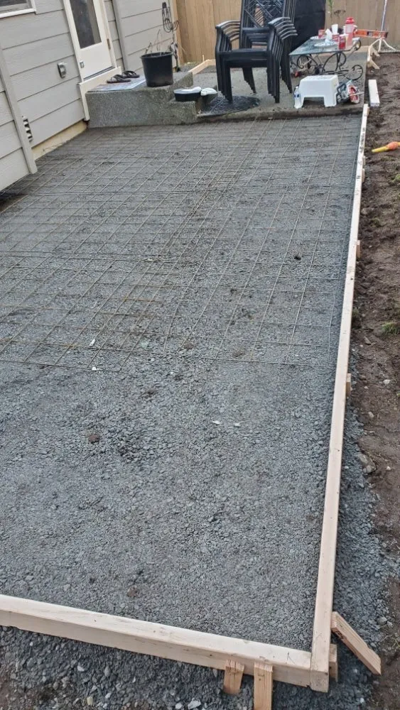 Professional lawn mowing service experts serving Everett, WA - Carmelo Landscape