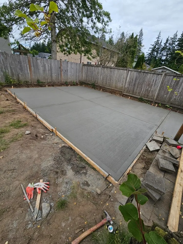 Custom yard cleanup service experts serving Everett, WA - Carmelo Landscape