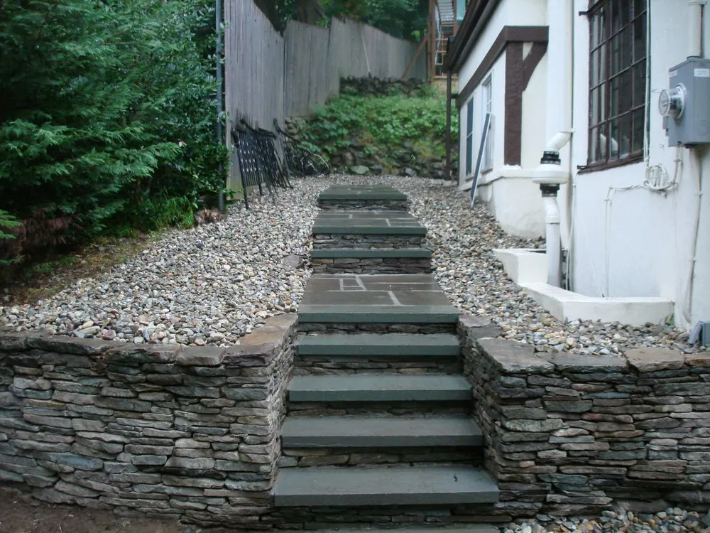 Custom landscaping services experts serving East Hanover, NJ - Carmine's Landscaping and Construction INC