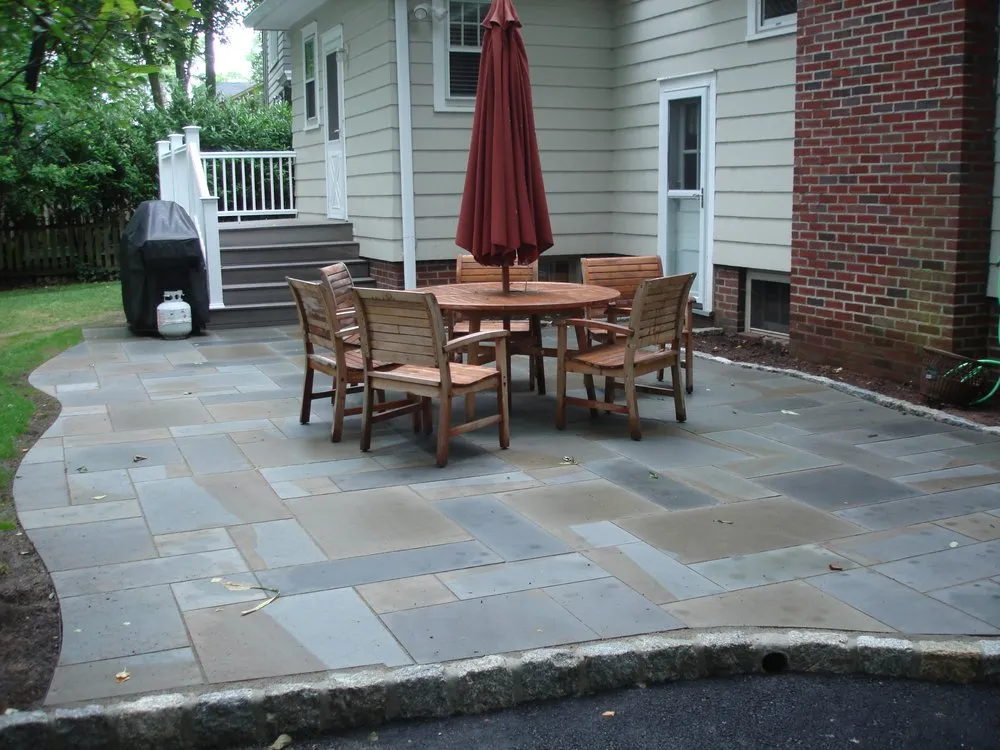Professional yard maintenance in East Hanover, NJ - Carmine's Landscaping and Construction INC
