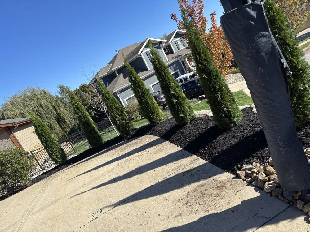 Custom residential landscaping in Lee's Summit, MO - Carmona Landscape