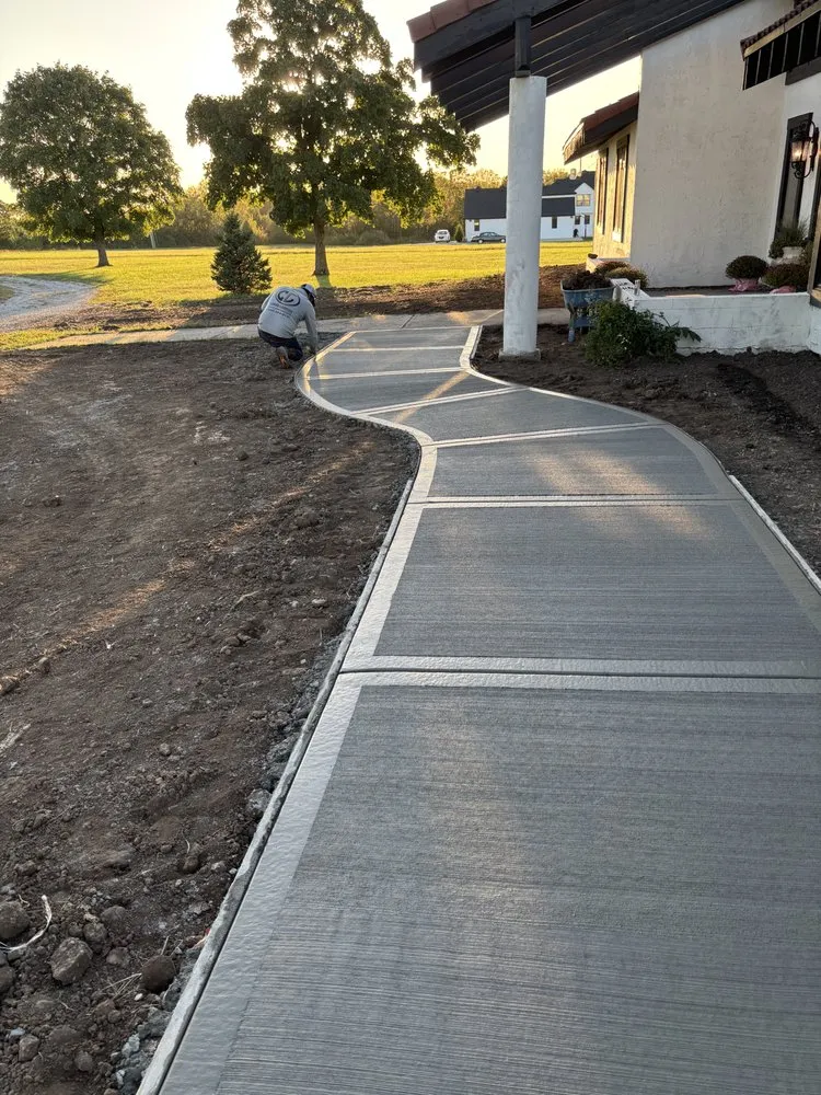 Affordable yard cleanup service in Lee's Summit, MO by Carmona Landscape