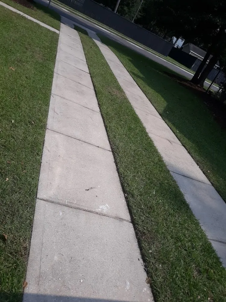 Top-rated yard cleanup service in Jacksonville, NC - Carolina Choice Lawn Care